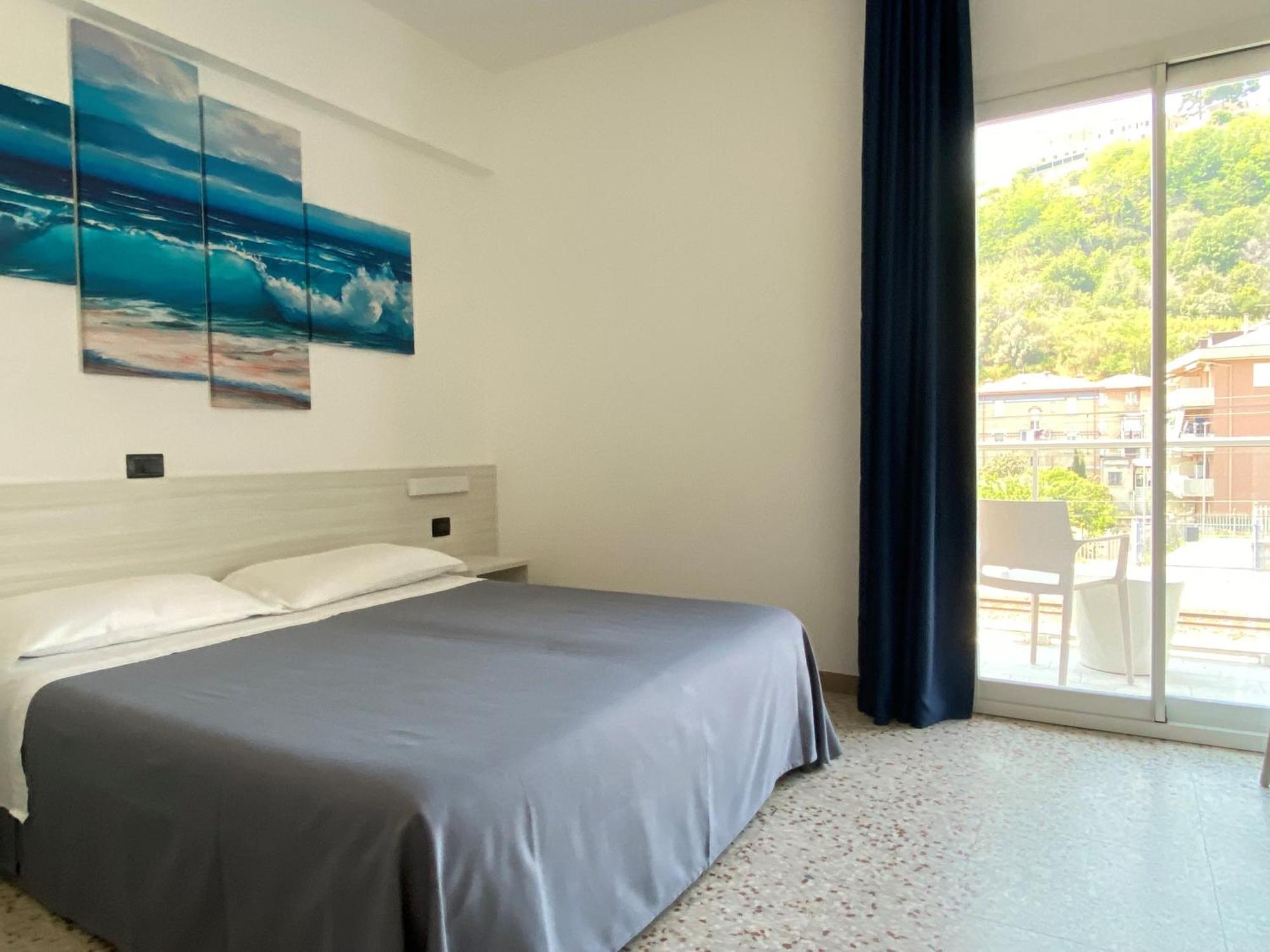 Hotel Ideal 滨海库普拉 外观 照片