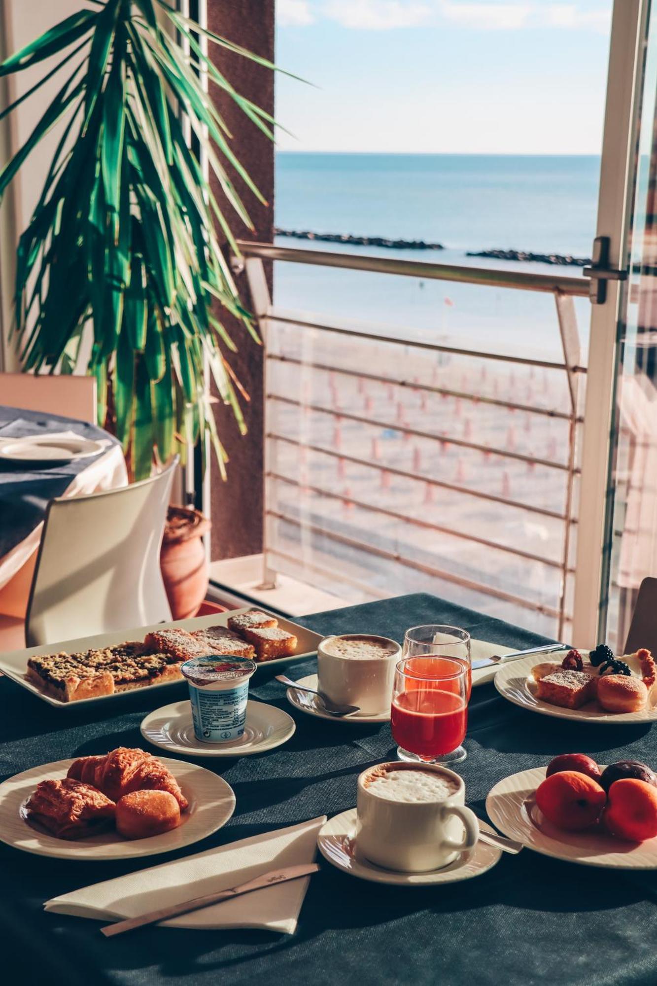 Hotel Ideal 滨海库普拉 外观 照片