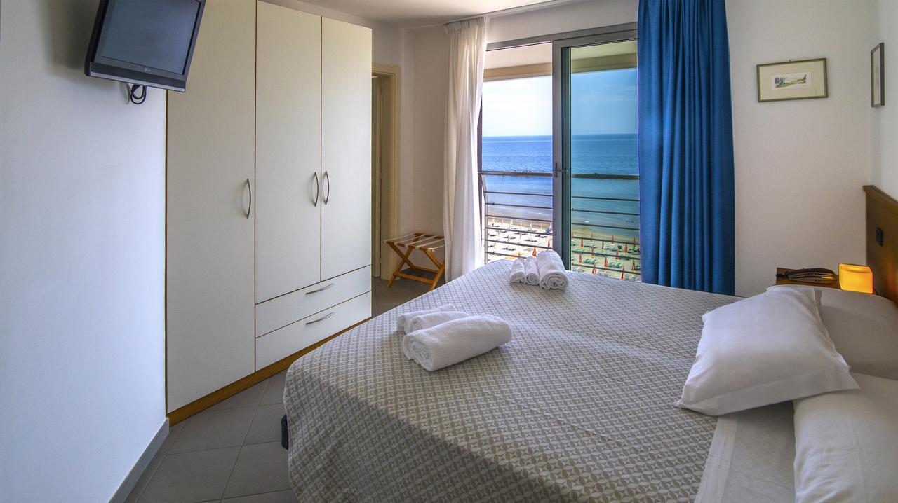 Hotel Ideal 滨海库普拉 外观 照片